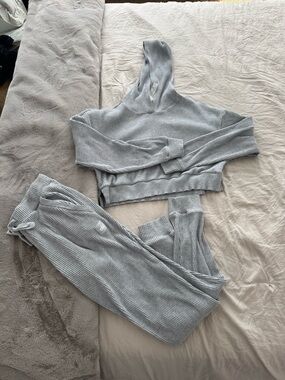 Alo muse hoodie - athletic heather and muse sweatpant